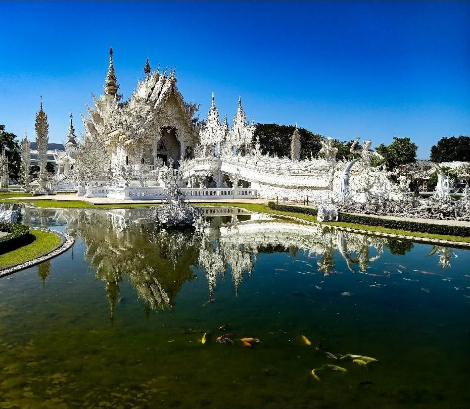 Wat Rong Suea Ten, the Blue Temple in Chiang Rai