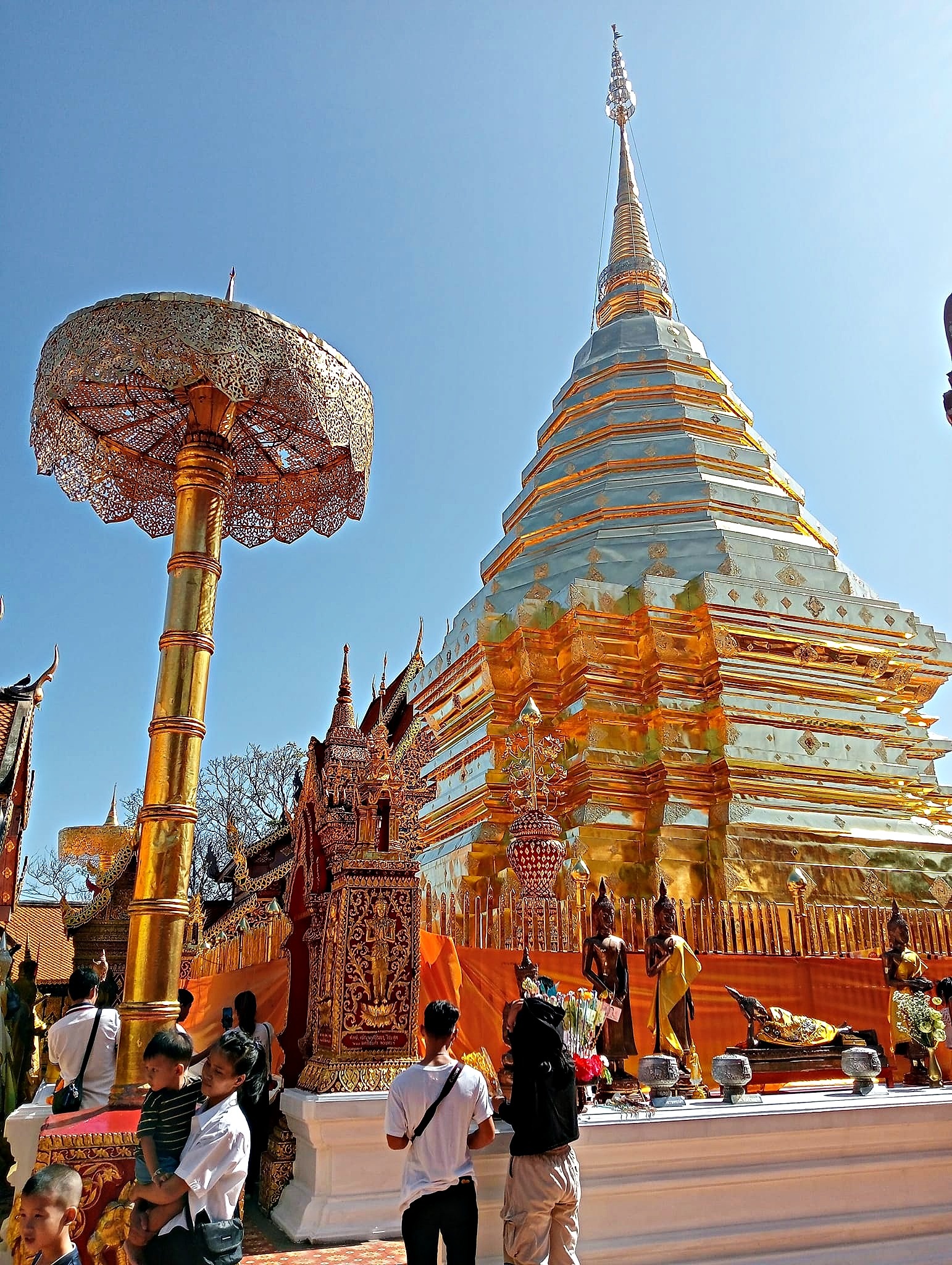 Golden chedi at Wat Phra That Doi Suthep on a Buddhist holy day